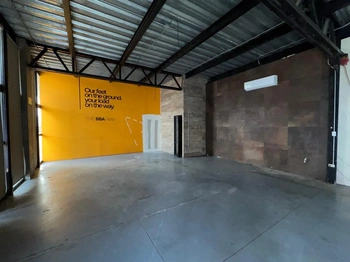 12_2987 | LOCAL COMERCIAL EN PLAZA JARDINES DEL COUNTRY | Camello Inmobiliaria